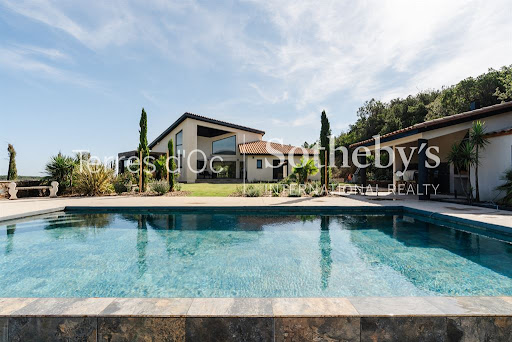 House with pool and terrace 1
