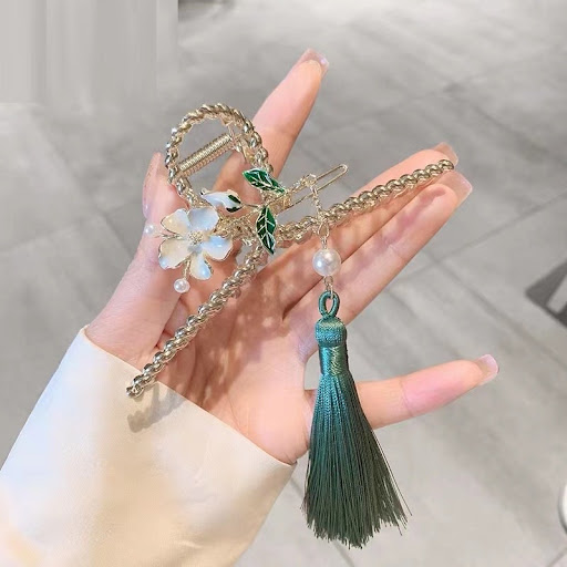 Title 18, Antique Tassel Large Pearl Clip Metal Hairpin. ...
