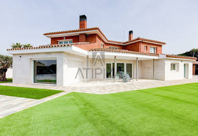 Villa with pool 15