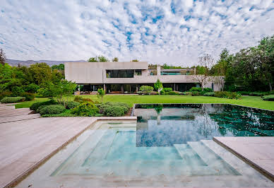 House with garden and terrace 2