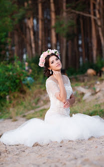 Fotógrafo de casamento Alisa Shkurskaya (pugacheva). Foto de 12 de agosto 2015