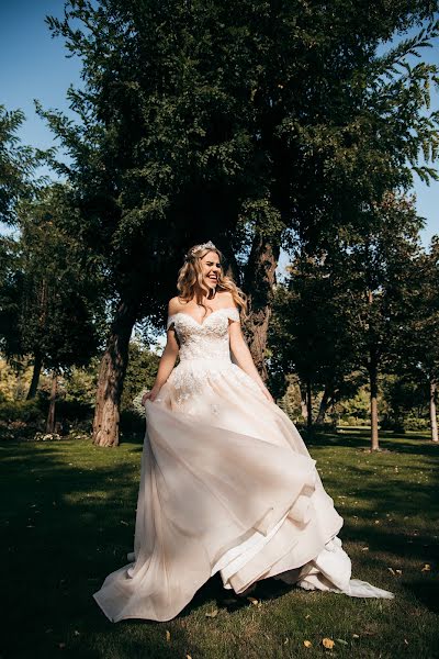 Wedding photographer Elena Velichko (velychko1). Photo of 17 November 2019