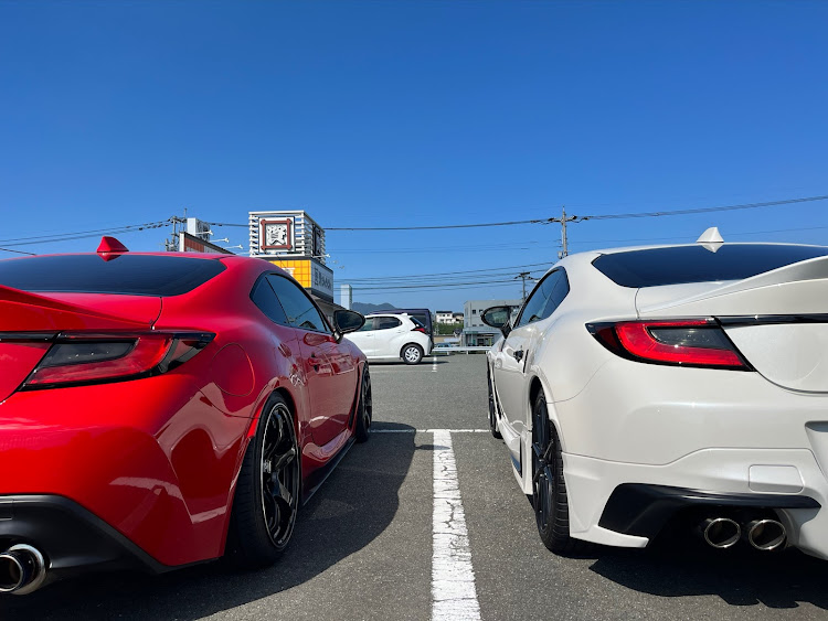 GR86のいつもイイネ&コメントありがとうございます🙇‍♂️・車高の低さは知能の低さ・9月も終わりますね・10月もよろしくお願いしますに関するカスタム事例の投稿画像2枚目