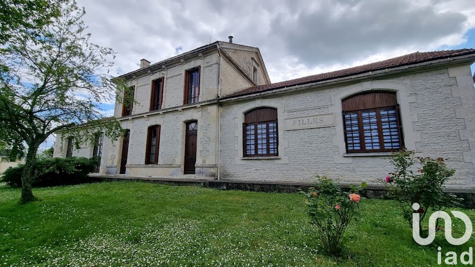Vente maison 12 pièces 260 m² à Rouillac (16170), 304 000 €
