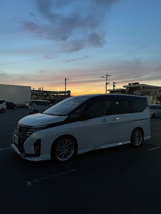 セレナのセレナ・C28・鳥取・夕暮れ・フォースと共にあらんことをに関するカスタム事例の投稿画像2枚目