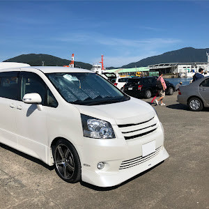 ノア ZRR70W