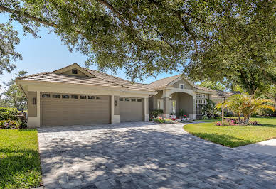 House with pool 3