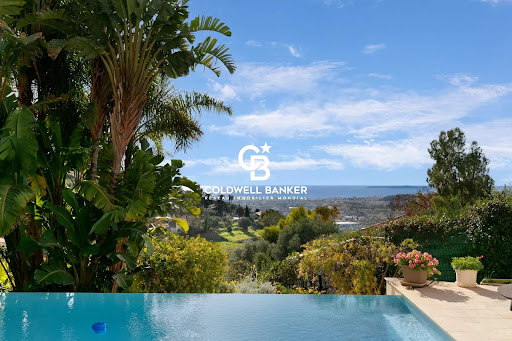 Maison avec piscine et terrasse 2