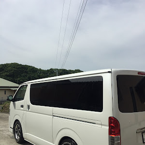 ハイエースバン TRH200V