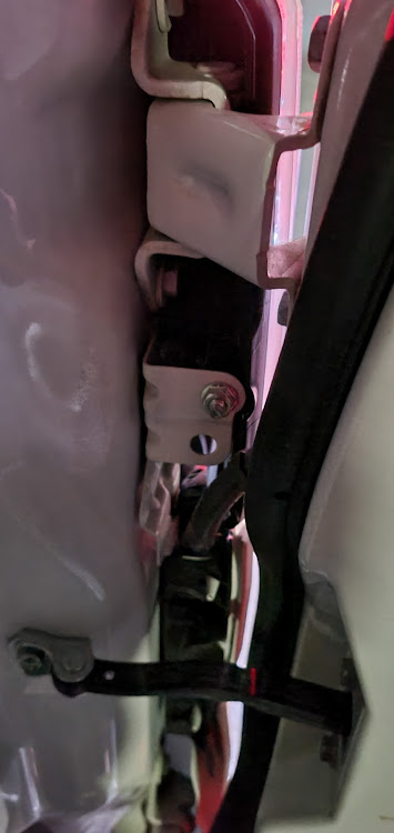 アルファードのハイゼット・ポジションランプ交換・ヘッドランプ交換・スモークフィルム・ハート型LEDに関するカスタム事例の投稿画像7枚目