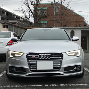 S5 クーペ 8TCGWF