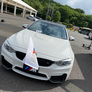 M4 クーペ F82