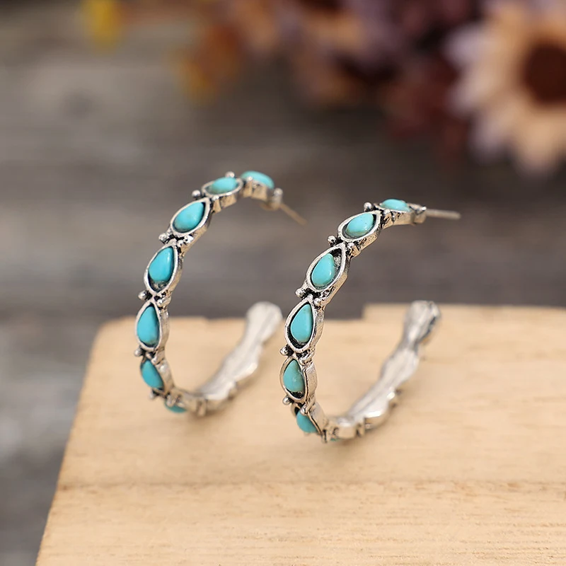 Westerse waterdruppel turquoise oorringen C-vormige turquoise ring oorbellen, een vleugje boho stijl.
