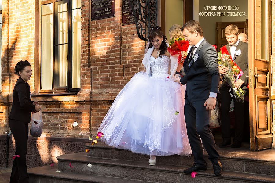 Wedding photographer Arina Elizarova (linusik). Photo of 4 December 2013