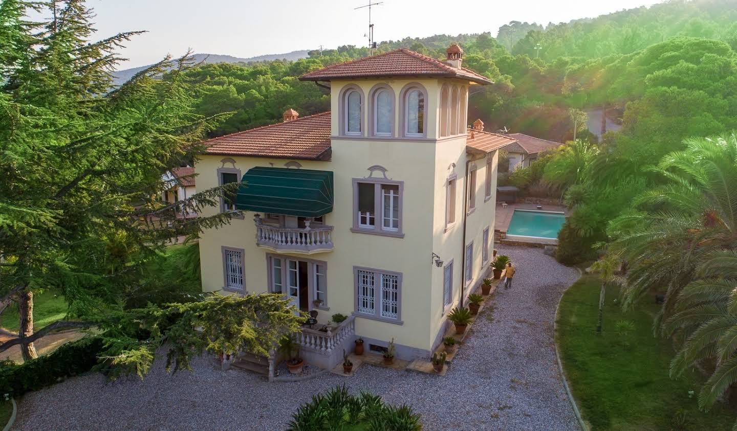 Villa with pool and garden Rosignano Marittimo