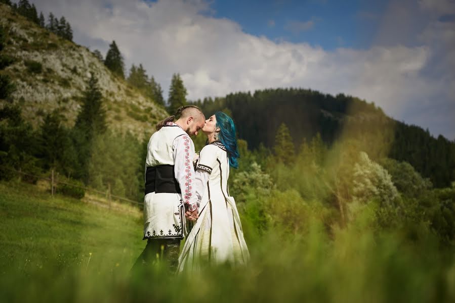 Fotógrafo de casamento Stefan Kamenov (stefankamenov). Foto de 11 de outubro 2018