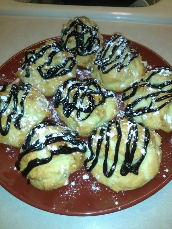 CUSTARD FILLED CREAM PUFFS_image