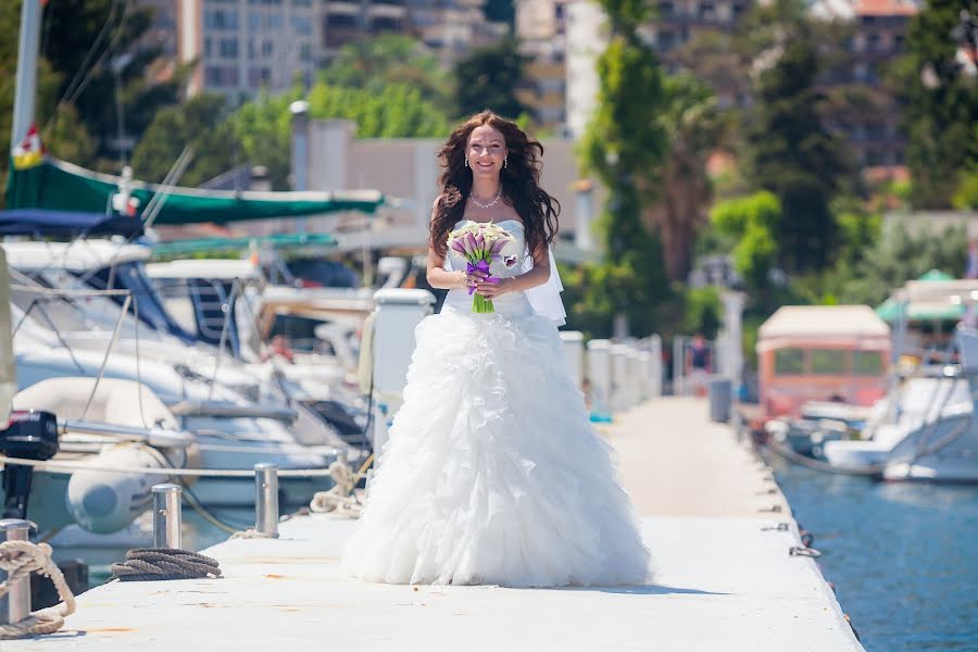 Fotógrafo de casamento Arina Malevich (kulisum). Foto de 15 de março 2019