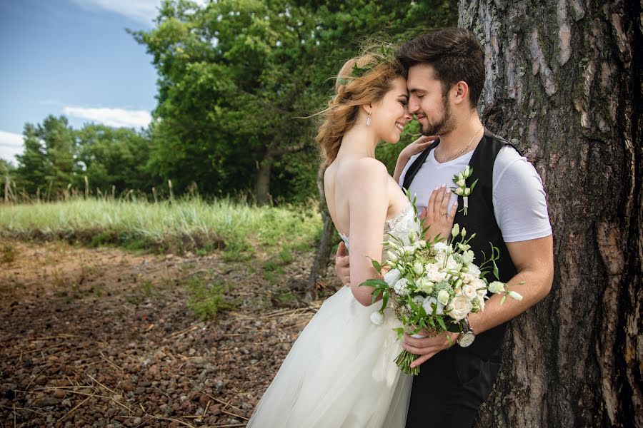 Fotografo di matrimoni Evgeniy Romanov (pomahob). Foto del 8 giugno 2016