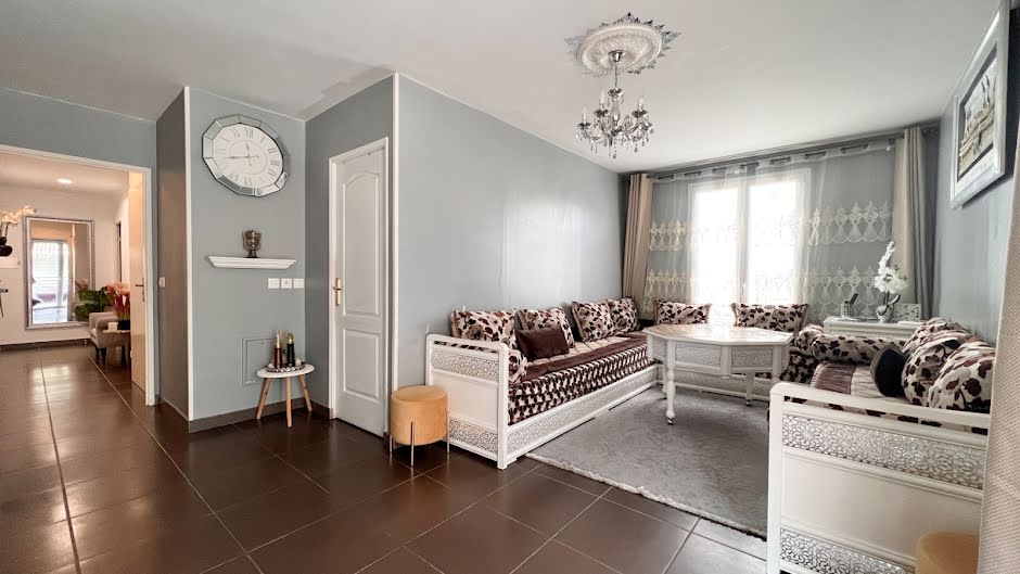 Vente appartement 4 pièces 69 m² à Corbeil-Essonnes (91100), 186 200 €