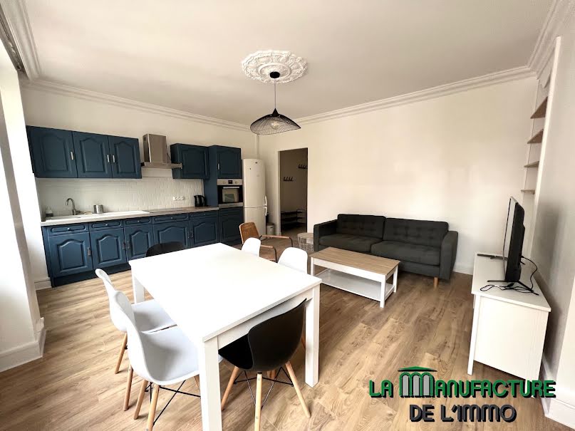 Location meublée appartement 5 pièces 96.11 m² à Saint-Etienne (42000), 910 €