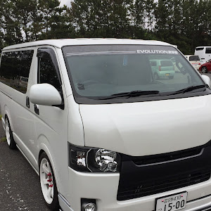 ハイエースバン TRH200V