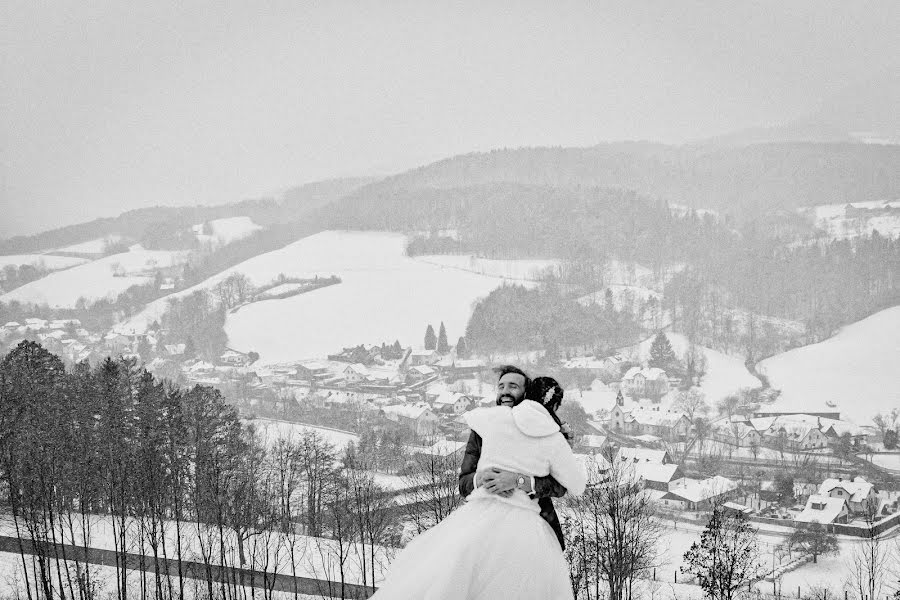 Wedding photographer József Márk Losonczi (losonczi). Photo of 27 April