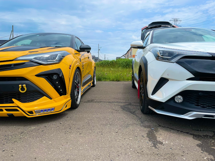 C-HRのかっこいい・ステッカー・洗車・７月もよろしくお願いいたしますに関するカスタム事例の投稿画像1枚目