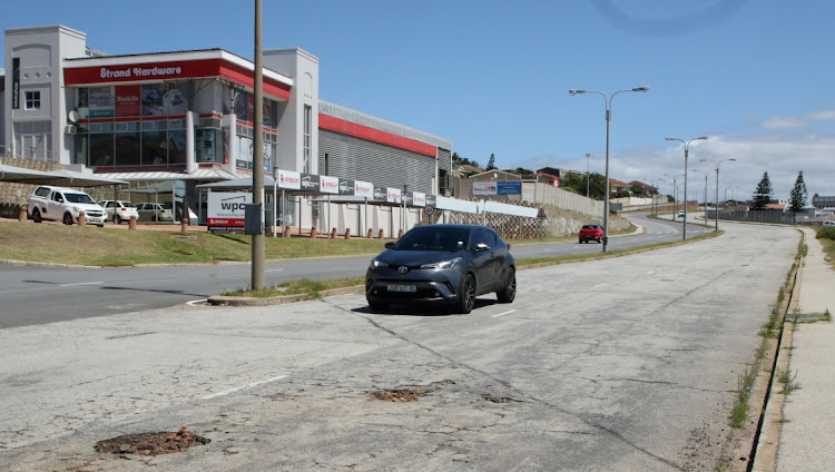 A Nelson Mandela Bay resident had raised concerns of state of Diaz Road in Parsons Hill with horrifying potholes fearing that they might cause accidents.