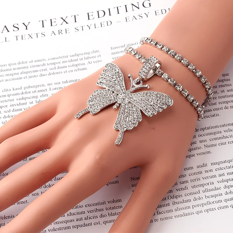 Eenvoudige, elegante koperen klauwketting armband, een tijdloze accessoire die bij elke outfit past voor een chique uitstraling.