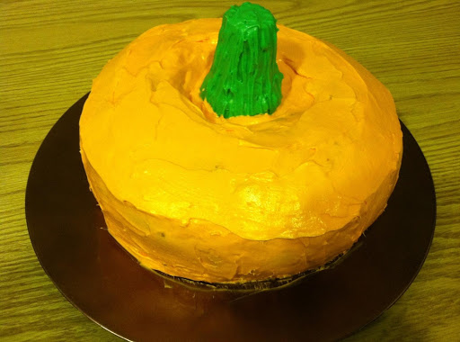 I made this Carrot cake look like a Pumpkin!