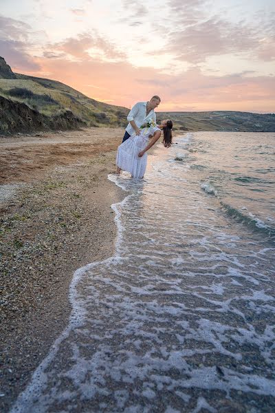 Wedding photographer Oleg Smolyaninov (smolyaninov11). Photo of 13 September 2018