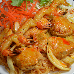 Grilled Shrimp & Hot-Sour Chicken Pad-Thai