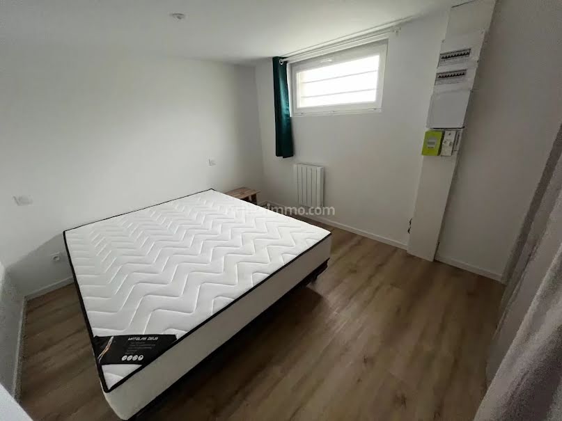 Location  appartement 2 pièces 37 m² à Lanrodec (22170), 480 €