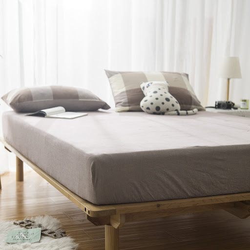 Title 1, Simple protection bedspread for your bed. Shiel...