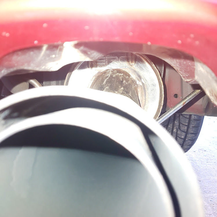 RX-7のマフラー交換・マフラー音に関するカスタム事例の投稿画像2枚目