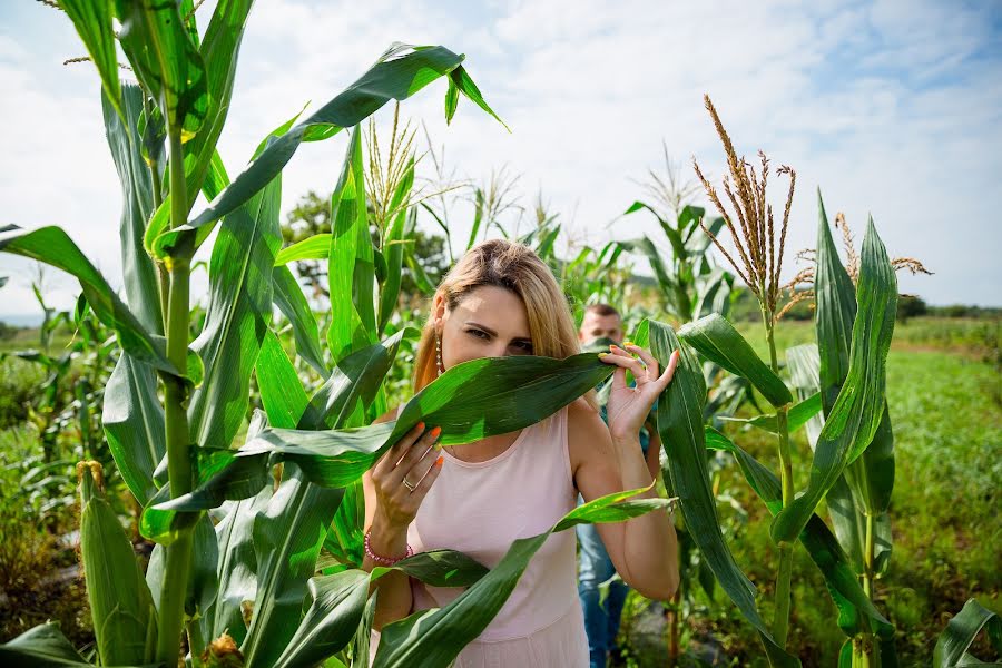 Svatební fotograf Oksana Shakhanskikh (roksana). Fotografie z 17.srpna 2017