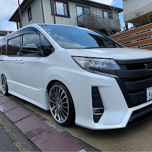 ノア ZRR80W