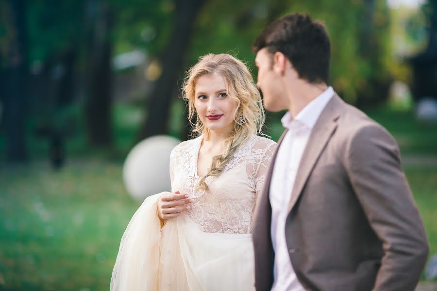 Fotógrafo de casamento Vladimir Belyy (for-you). Foto de 12 de dezembro 2017