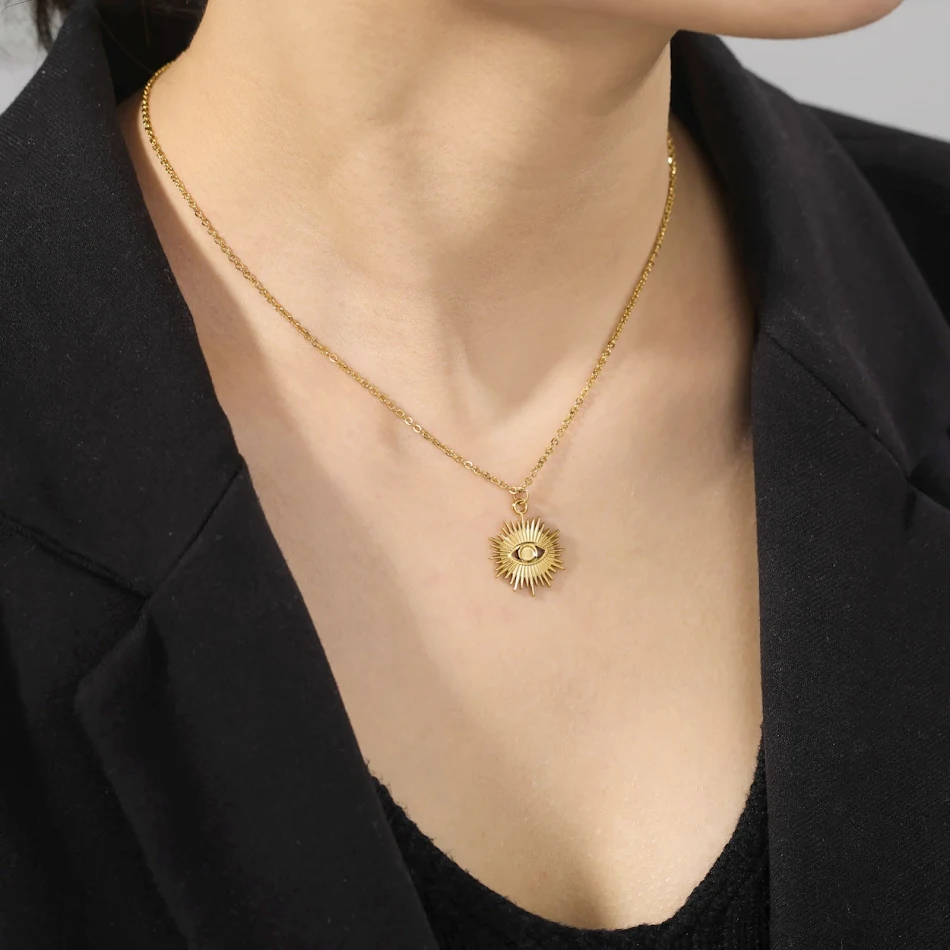 Collier en acier inoxydable Yeux de Lumière Personnalité Mode Bijou élégant pour rehausser votre style et exprimer votre individualité.