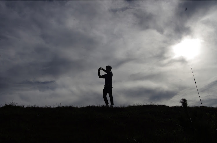 プリウスのやってやりますよ〜👍・お荷物のご用命はカンガルーの西濃へ・親しい仲にも礼儀あり・サンルーフはいいぞ・デカ盛りスイーツに関するカスタム事例の投稿画像3枚目