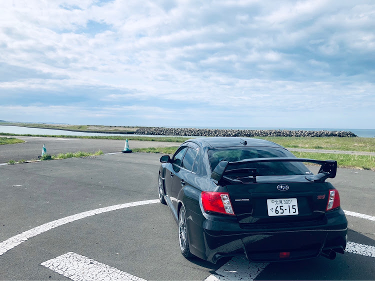 インプレッサ WRX STIのGVはいいぞ！！・クルマ好きと繋がりたい・斜め後ろ・ドライブ・夜のドライブに関するカスタム事例の投稿画像1枚目