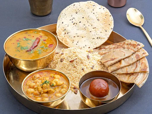 Dal Choorma Paratha Mini Thaali