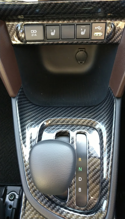 ヤリスクロスのCartomoさんが投稿したカスタム事例の投稿画像3枚目