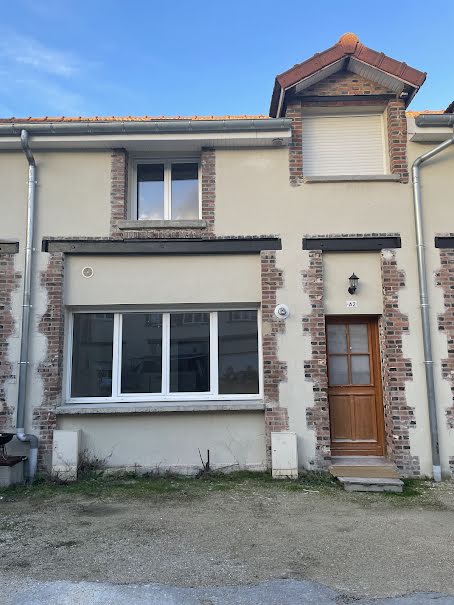 Location  appartement 3 pièces 64 m² à Romilly-sur-Seine (10100), 560 €