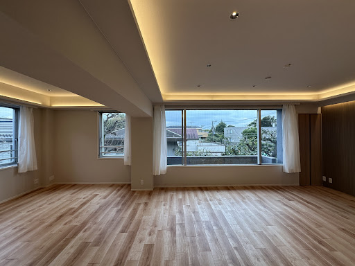 Bright living room with wood floor, indirect lighting - Prestige apartment / penthouse for sale in Shibuya, 3 bedrooms