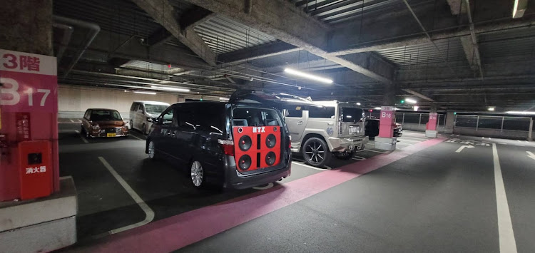 パレットの貴重なコラボ・楽しい時間はあっという間・車高の低さは腰の低さ・出逢いに感謝・人間みたわぁに関するカスタム事例の投稿画像7枚目