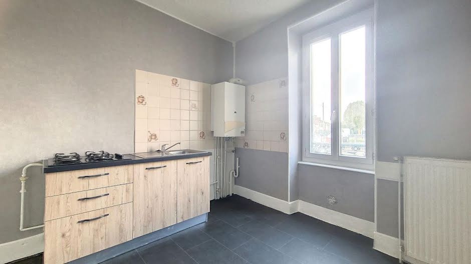 Location  appartement 1 pièce 26 m² à Montluçon (03100), 270 €