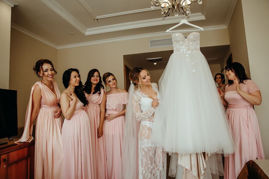 Wedding photographer Alena Litvinova (litvinovasochi). Photo of 16 October 2017