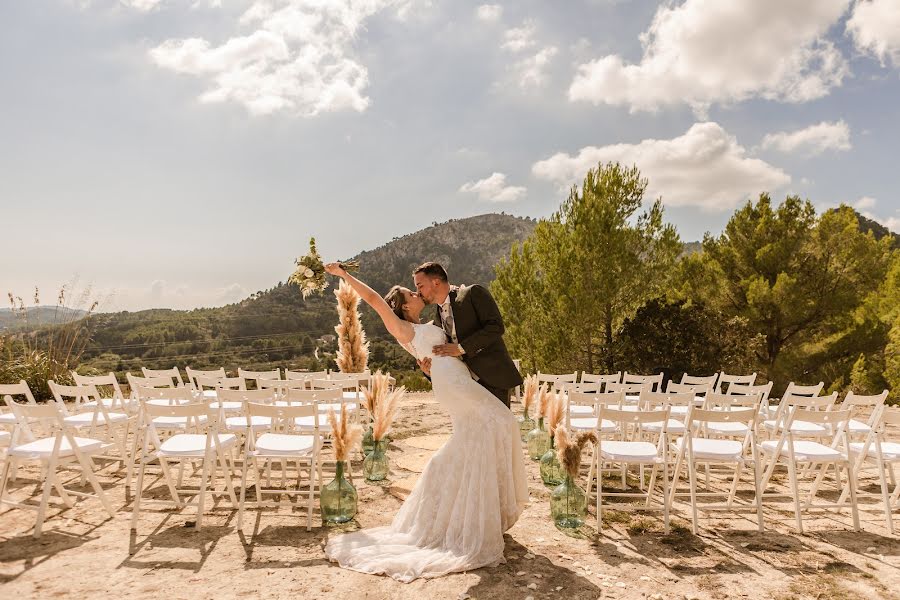 Fotografo di matrimoni Prisca Laguna (priscalaguna). Foto del 30 ottobre 2023